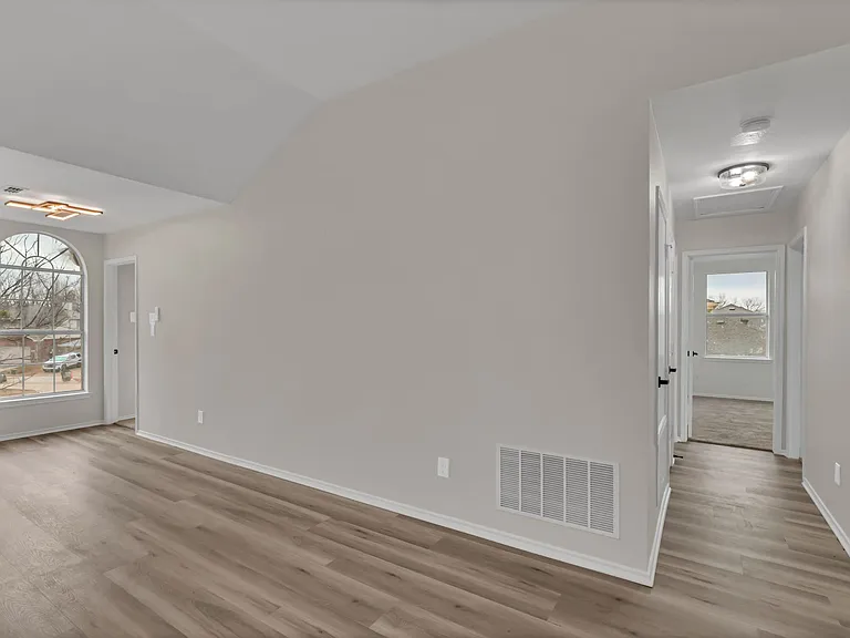 438 Stanley Falls Dr — Photo 12