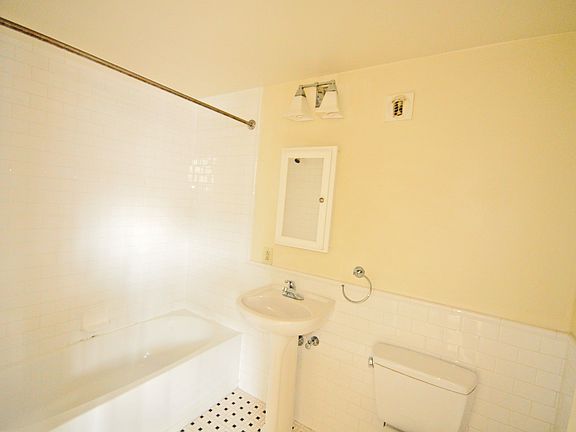 5th image of 412 S 13th St #D08