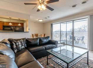 2636 Wagon Dr APT 1D, Alexandria, VA 22303