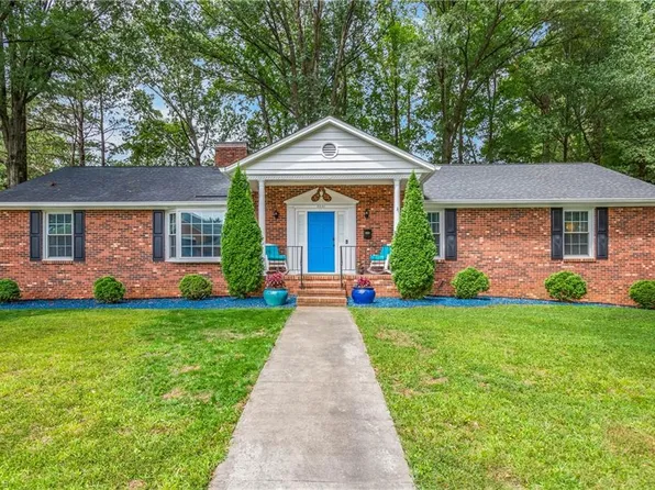 2661 Woodberry Dr, Winston Salem, NC 27106