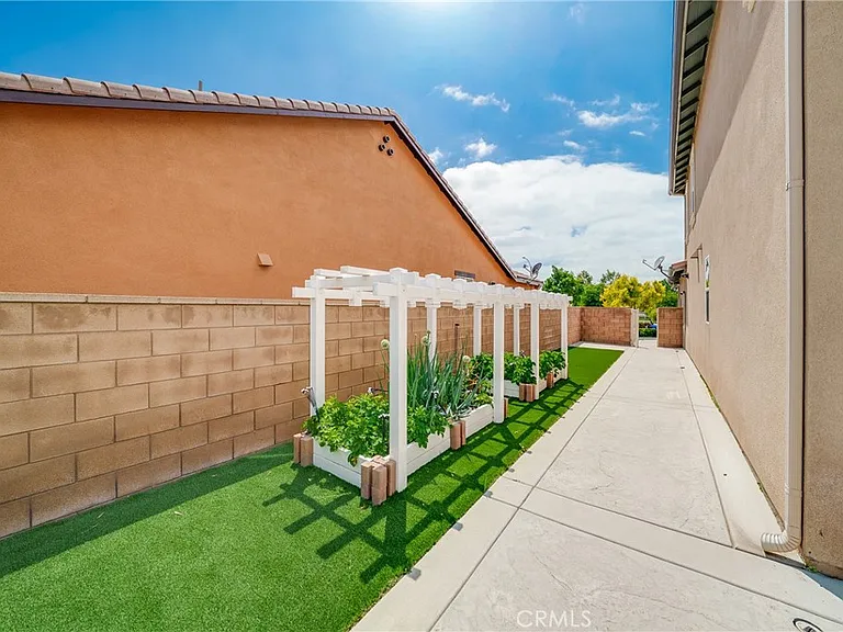 5676 Avocet Dr — Photo 7