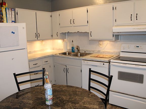3rd image of 6332 Old Mill Dr