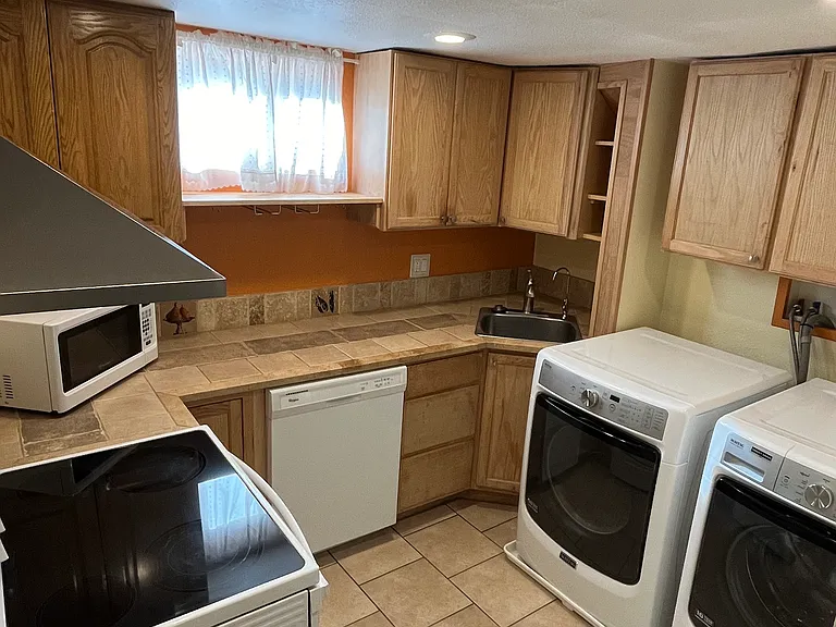 2129 S Fox St — Photo 6