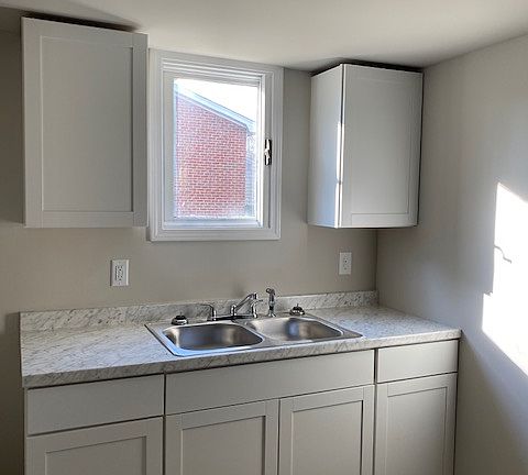 2nd image of 1003 Silver Ave #F