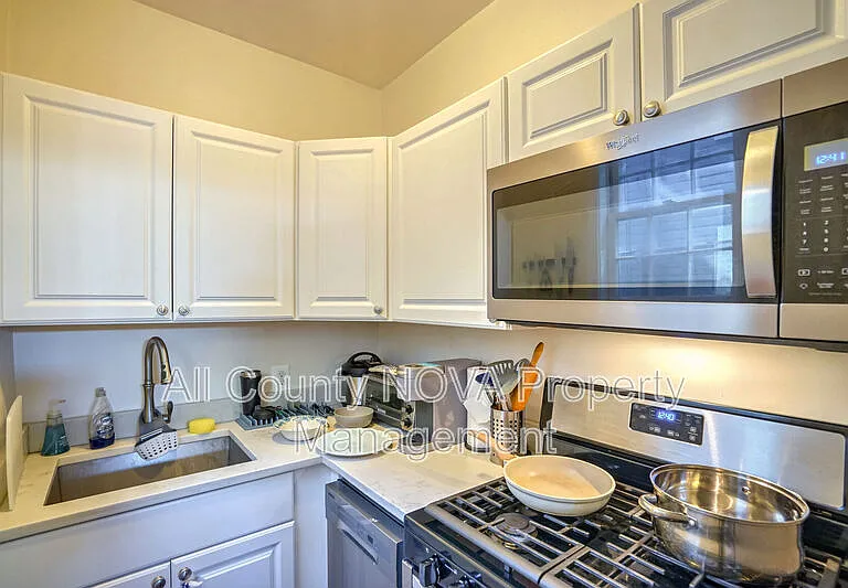 1224 Prince St #1 — Photo 4