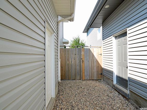 4th image of 227 Korol Cres