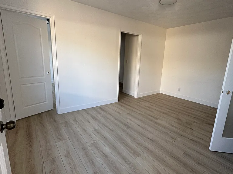 528 N Placentia Ave — Photo 28