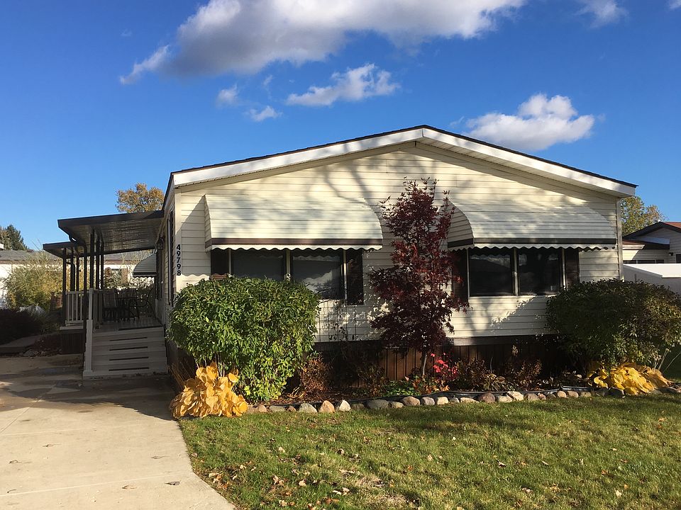 1st image of 49798 Berkshire Dr E