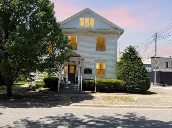 214 S Jefferson St, Sigourney, IA 52591