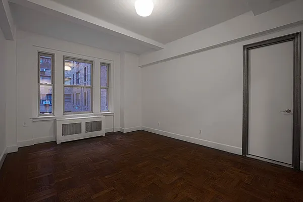 24 Fifth Avenue #620