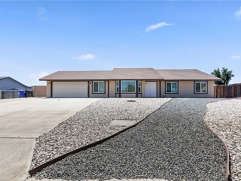 11471 Hollyvale Ave — Photo 16