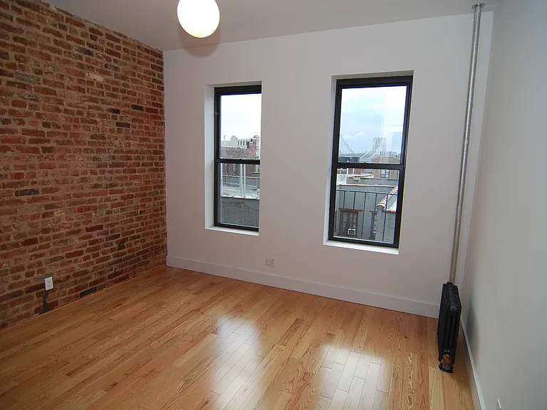 76 Pinehurst Ave — Photo 3