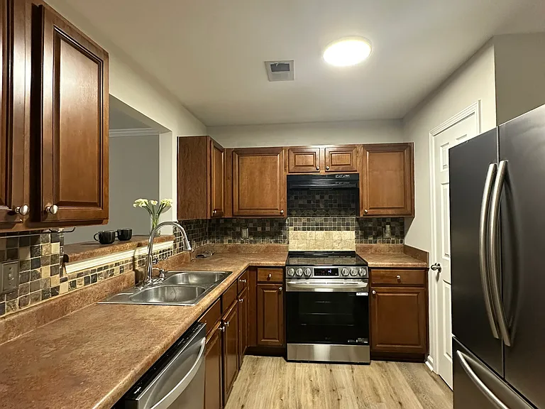 3340 Griffin Way — Photo 4
