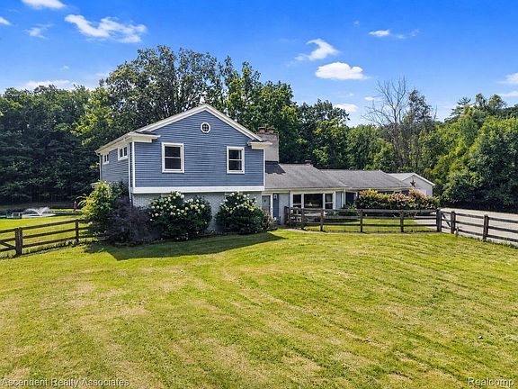 2nd image of 6157 Blue Beech Ct