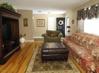 14 Bensam Pl, North Haledon, NJ 07508