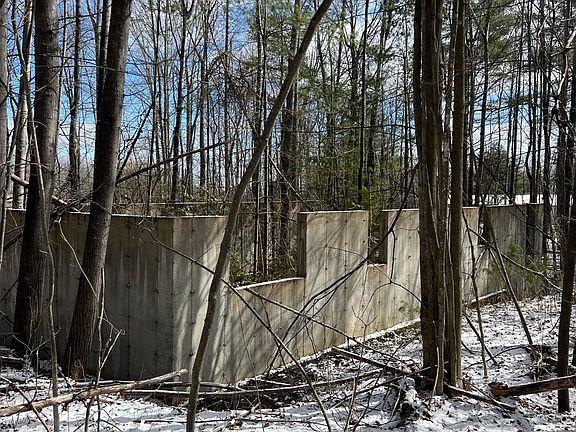 5th image of 13 Woodland Hills Dr
