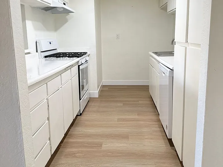 Bever Place — Photo 29