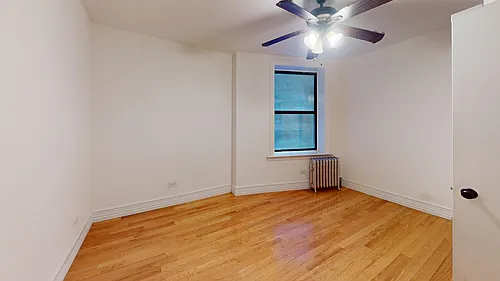 245 W 51st St #203 Photo 1