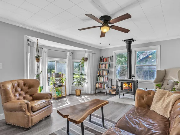 623 Dellwood Dr, Ann Arbor, MI 48103