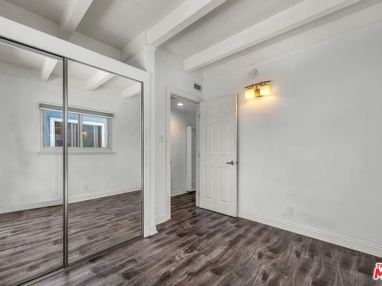 130 E Montreal St — Photo 16