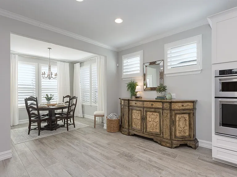 944 Memorial Dr — Photo 13