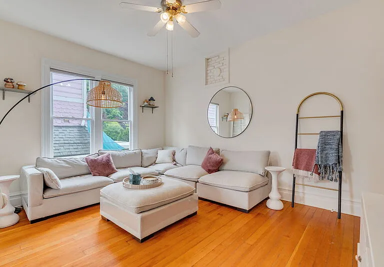 14 SW Whitaker St — Photo 5