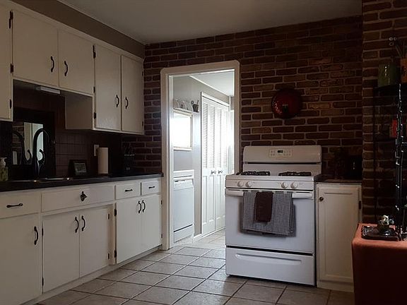 5th image of 3383 W 136th St