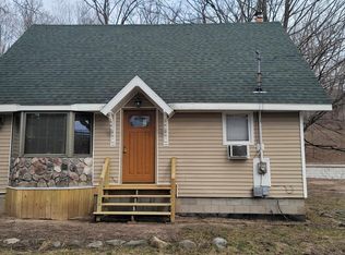 1880 W Hammond Rd, Traverse City, MI 49686