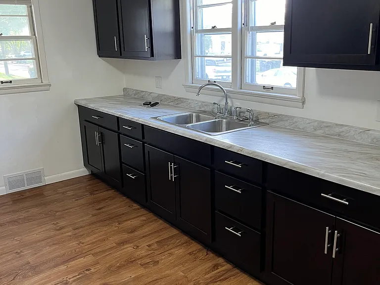319 Briggs Ave — Photo 6