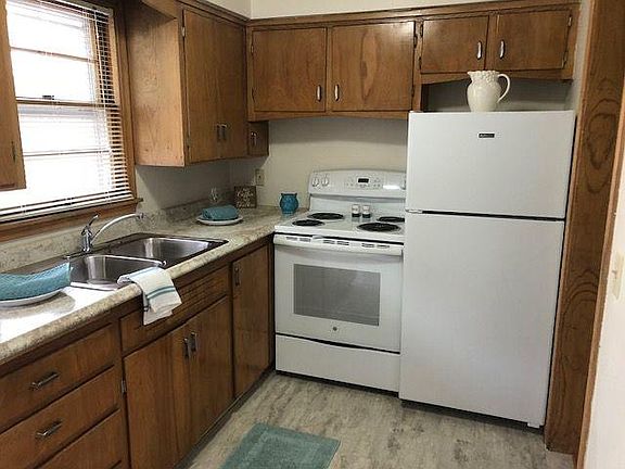 3rd image of 4624 Davenport St APT 5