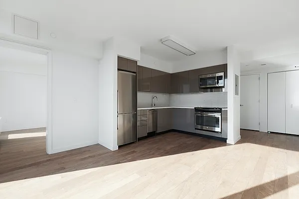 Rented by Greystar | media 3