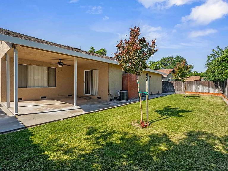 2025 Sweetwater Dr — Photo 20