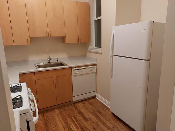 2nd image of 2302 N Milwaukee Ave #2R