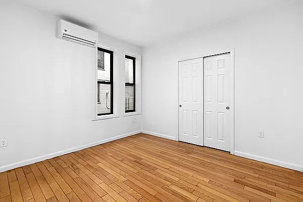 2nd image of 346 Montgomery St APT D1