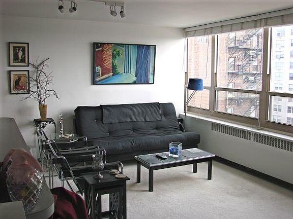 5th image of 3950 N Lake Shore Dr APT 1423