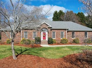 204 W Stonebury Ct, Reidsville, NC 27320