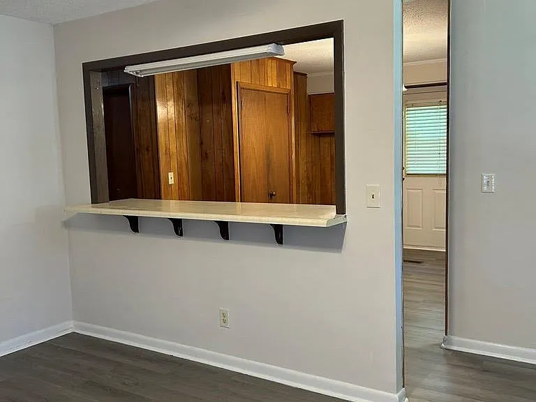913 Park St — Photo 3