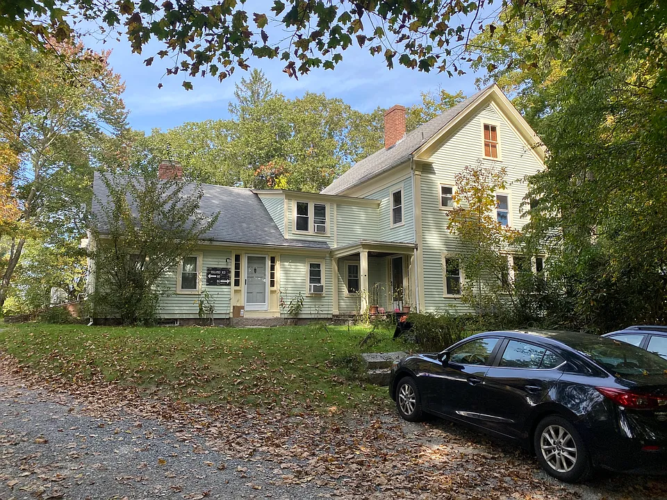 84 Island Rd