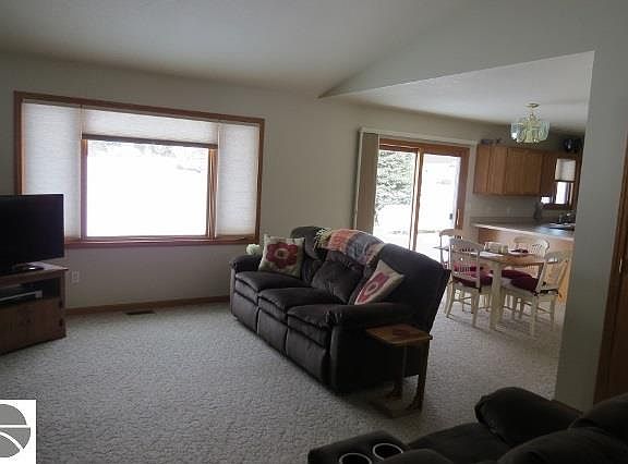 3rd image of 7314 Briar Ln