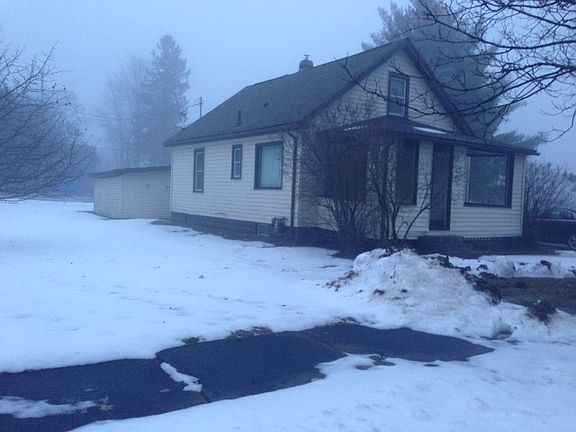 3rd image of 433 Newton St