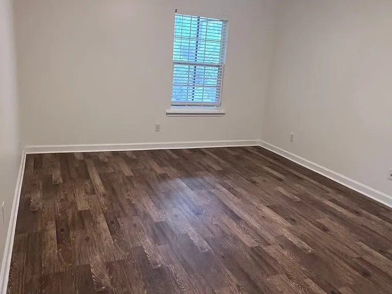 348 Moss Creek Ln — Photo 13