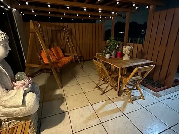 9111C SW 20th St, Davie, FL 33324