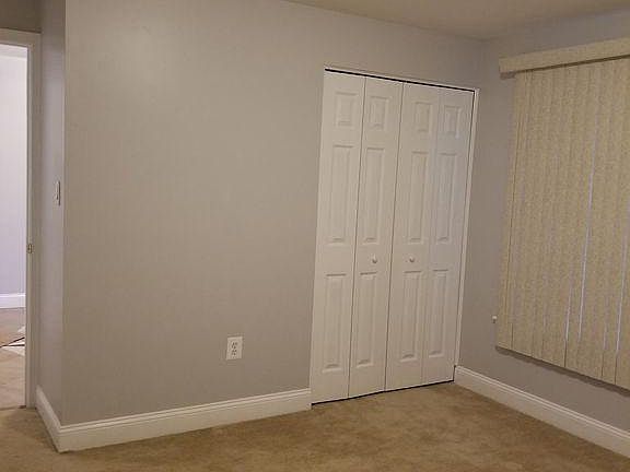 Cozy Main Floor BR w/ Shared Bath - 750