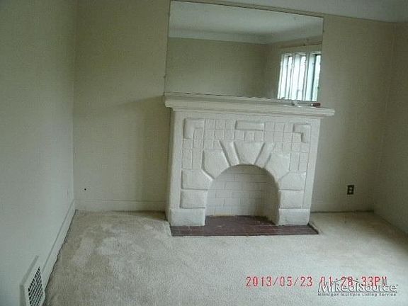 5th image of 4691 Somerset Ave