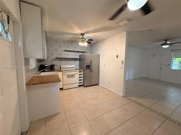1104 N 17th Ct APT 105, Hollywood, FL 33020