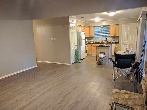 2nd image of 2412 La Casa Dr #B
