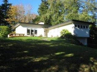 16515 34th Ave NE, Lake Forest Park, WA 98155