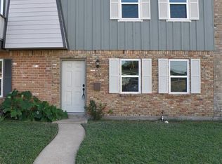 21 San Jacinto Dr, Galveston, TX 77550
