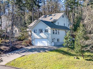 810 Pine Forest Dr, Eugene, OR 97405