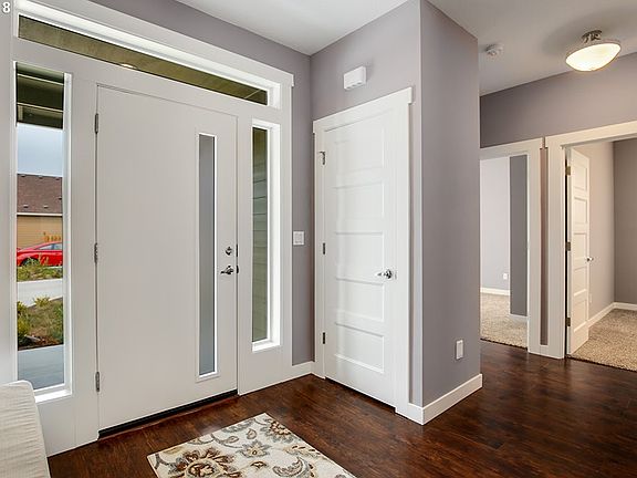 4th image of 2520 NE 84th Cir